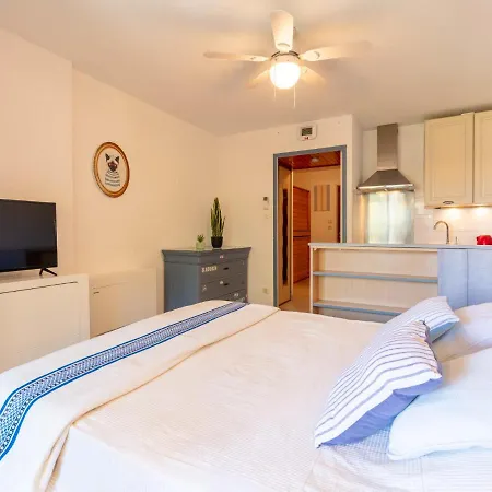 Apartment Les Regates-3 By Interhome