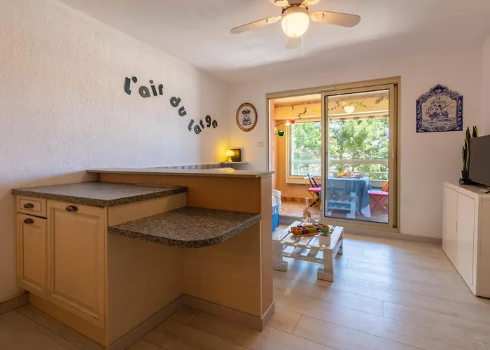 아파트 Les Regates-3 By Interhome