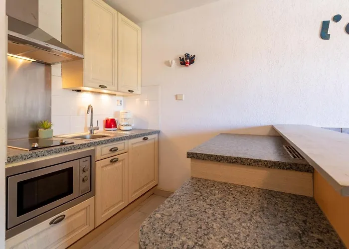 아파트 Les Regates-3 By Interhome 히에레