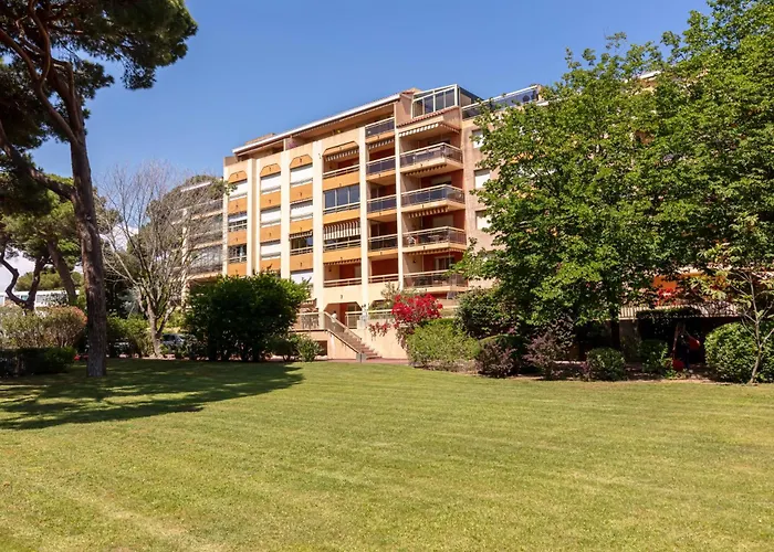 아파트 Les Regates-3 By Interhome *